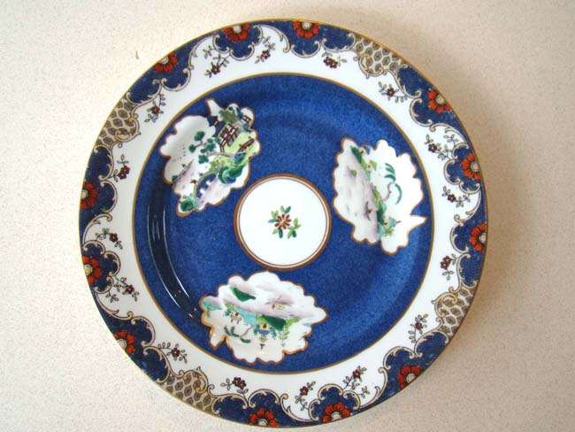 A fabulous set of 12 vintage Crown Staffordshire Chinoiserie style dinner plates made for TIFFANY & Co., New York, circa 1890-1910.